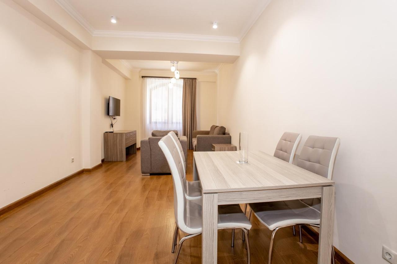 D&H Group Apartamento Ereván Exterior foto
